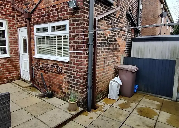 Victorian Semi Detached House Behind The High Street