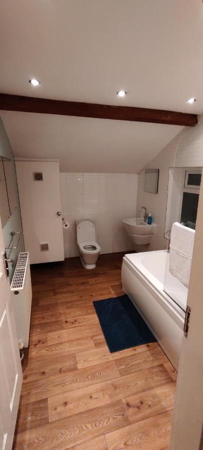 Victorian Semi Detached House Behind The High Street * Newton-le-Willows