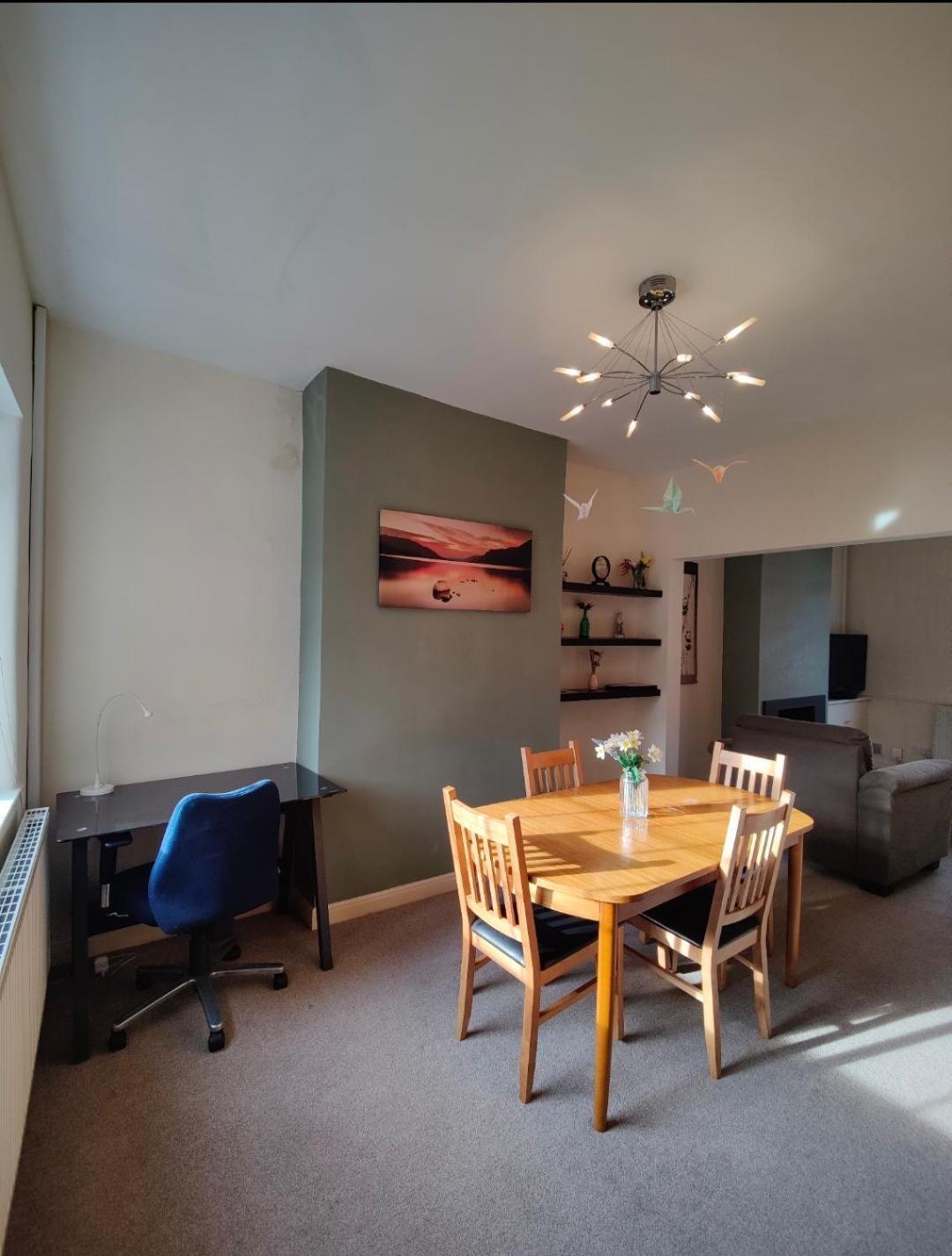 Victorian Semi Detached House Behind The High Street * Newton-le-Willows